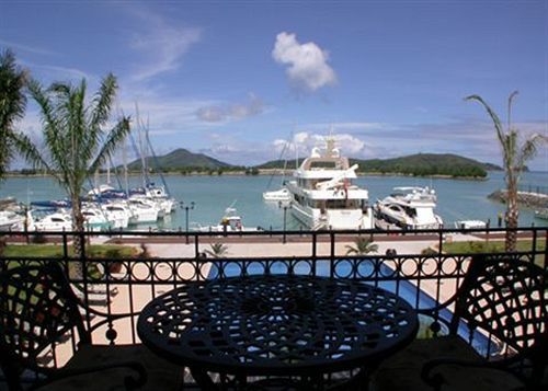 The Wharf Hotel And Marina Victoria Esterno foto